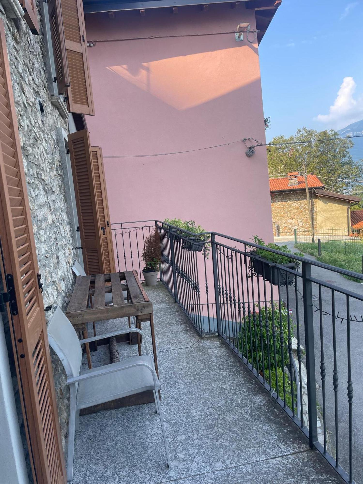 Stone House: Fairytale Flat With Magic Lake View Беллано Екстер'єр фото
